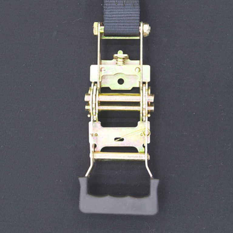 Correct Way to Use Ratchet Straps [9 Tips]